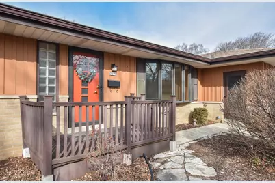 5600  Lakeview Dr, Greendale, WI 53129 - Photo 3