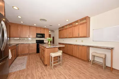 5600  Lakeview Dr, Greendale, WI 53129 - Photo 13