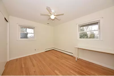 5600  Lakeview Dr, Greendale, WI 53129 - Photo 25