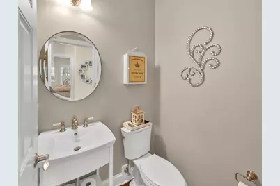 13300 N Silver Fox Dr, Mequon, WI 53097 - Photo 11