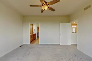 726 E Reinel St, Jefferson, WI 53549 - Photo 37