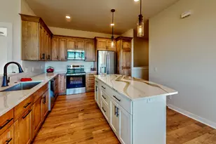 726 E Reinel St, Jefferson, WI 53549 - Photo 5