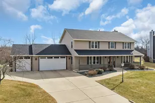 10446 S George Dr, Oak Creek, WI 53154 - Photo 3