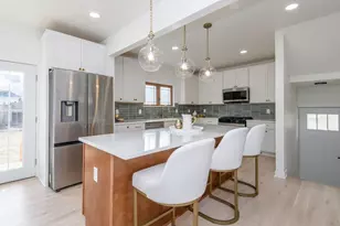 5821 W Wells St, Wauwatosa, WI 53213 - Photo 7