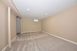 7852 W Hope Ave, Milwaukee, WI 53222 - Photo 11