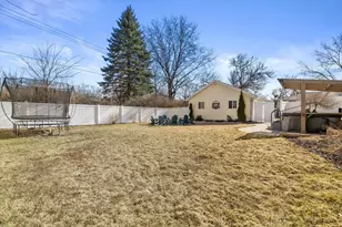 802 Manor Dr, Salem Lakes, WI 53170 - Photo 57