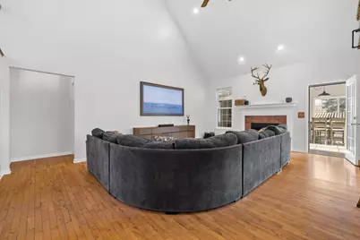 802  Manor Dr, Silver Lake, WI 53170 - Photo 13