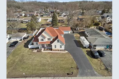 802  Manor Dr, Silver Lake, WI 53170 - Photo 65