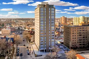 1707 N Prospect Ave, Milwaukee, WI 53202 - Photo 1