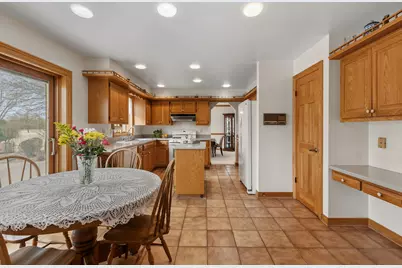 12605 N St Anne Ln, Mequon, WI 53092 - Photo 13