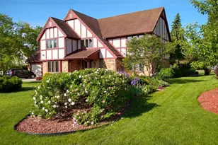 12605 N St Anne Ln, Mequon, WI 53092 - Photo 3