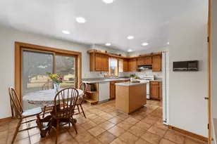 12605 N St Anne Ln, Mequon, WI 53092 - Photo 15