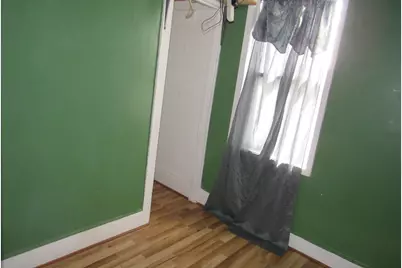 946 W Windlake Ave, Milwaukee, WI 53204 - Photo 9