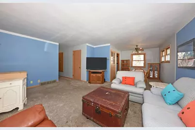1927 N 118th St, Wauwatosa, WI 53226 - Photo 3