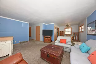 1927 N 118th St, Wauwatosa, WI 53226 - Photo 3