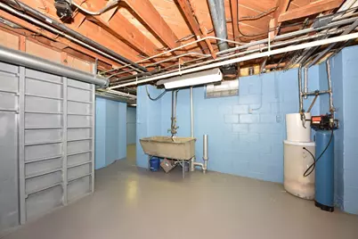 1927 N 118th St, Wauwatosa, WI 53226 - Photo 25