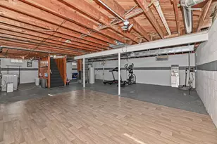 6045 W Lincoln Creek Dr, Milwaukee, WI 53218 - Photo 23