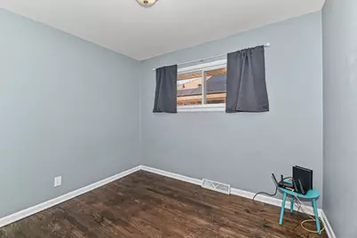 6045 W Lincoln Creek Dr, Milwaukee, WI 53218 - Photo 19