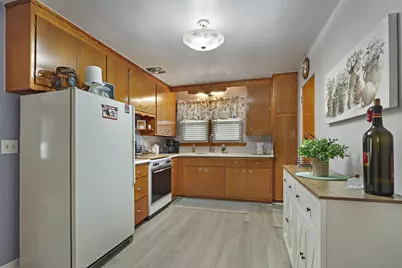 2408  Mitchell St, Racine, WI 53403 - Photo 5