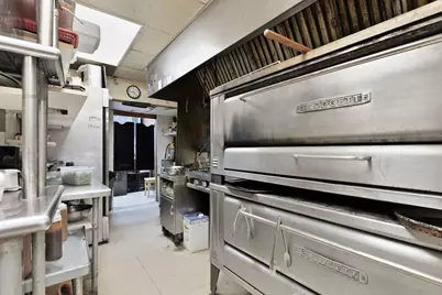 5487 S 76th St, Greendale, WI 53129 - Photo 5