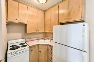 7007 W Becher St, West Allis, WI 53219 - Photo 9