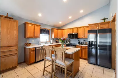 1004  Remington Dr, Holmen, WI 54636 - Photo 5