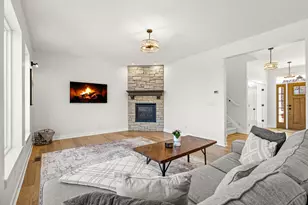 11386 Tess Creek St, Franklin, WI 53132 - Photo 9