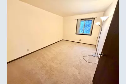 10810 W Donna Dr, Milwaukee, WI 53224 - Photo 11