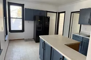 3033 N Holton St, Milwaukee, WI 53212 - Photo 13