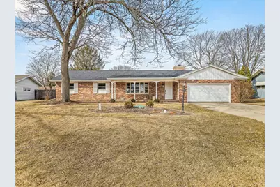 655 E Petunia Ln, Beloit, WI 53511 - Photo 1