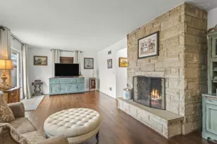 655 E Petunia Ln, Beloit, WI 53511 - Photo 15