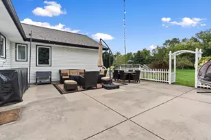 W310S2748 Wild Rose Ln, Genesee, WI 53188 - Photo 25