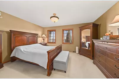 14220 W North Oak Blvd, New Berlin, WI 53151 - Photo 19