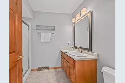 14220 W North Oak Blvd, New Berlin, WI 53151 - Photo 17