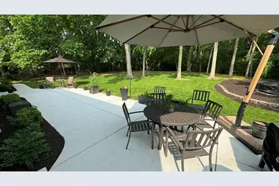 14220 W North Oak Blvd, New Berlin, WI 53151 - Photo 33