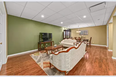 14220 W North Oak Blvd, New Berlin, WI 53151 - Photo 25