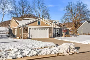 812 Bridle Ln, La Crescent, MN 55947 - Photo 3