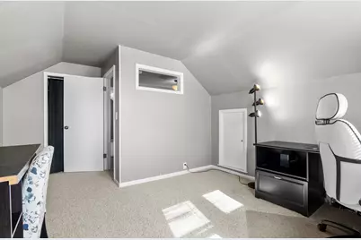 631 S 32nd St, Manitowoc, WI 54220 - Photo 25