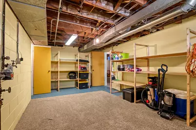 631 S 32nd St, Manitowoc, WI 54220 - Photo 31