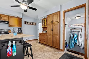 631 S 32nd St, Manitowoc, WI 54220 - Photo 11