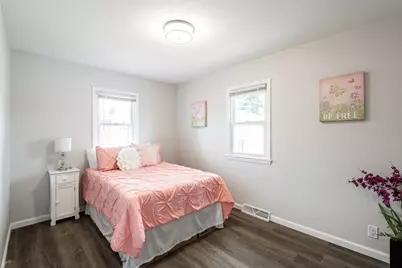 8600 W Crossfield Ave, Milwaukee, WI 53225 - Photo 17