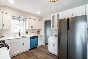 8600 W Crossfield Ave, Milwaukee, WI 53225 - Photo 7