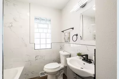 8600 W Crossfield Ave, Milwaukee, WI 53225 - Photo 13