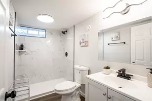 8600 W Crossfield Ave, Milwaukee, WI 53225 - Photo 25