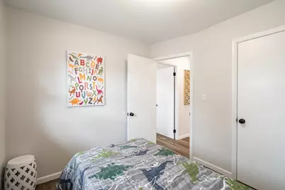 8600 W Crossfield Ave, Milwaukee, WI 53225 - Photo 19
