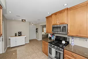 330 Kossow Rd, Brookfield, WI 53186 - Photo 7