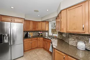 330 Kossow Rd, Brookfield, WI 53186 - Photo 9