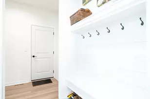 N174W20632 Laurel Springs Cir, Jackson, WI 53037 - Photo 25