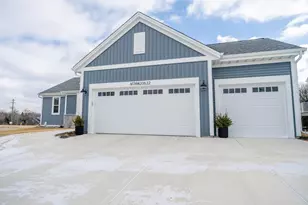 N174W20632 Laurel Springs Cir, Jackson, WI 53037 - Photo 3