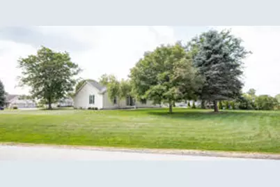 8422  Virginia Cir, Racine, WI 53185 - Photo 5